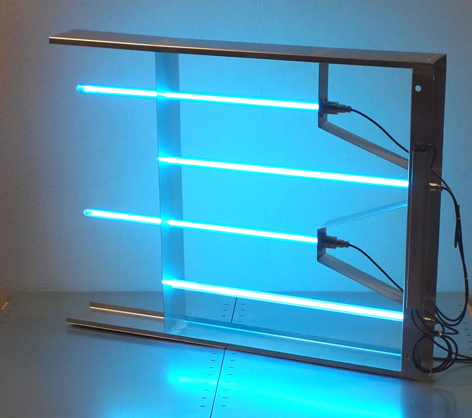 Example design of UVC lamps in a movable stainless steel frame, for AHU’s with little space
