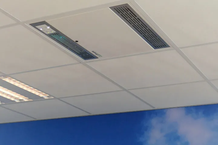 Ionisation integrated in suspended ceilings